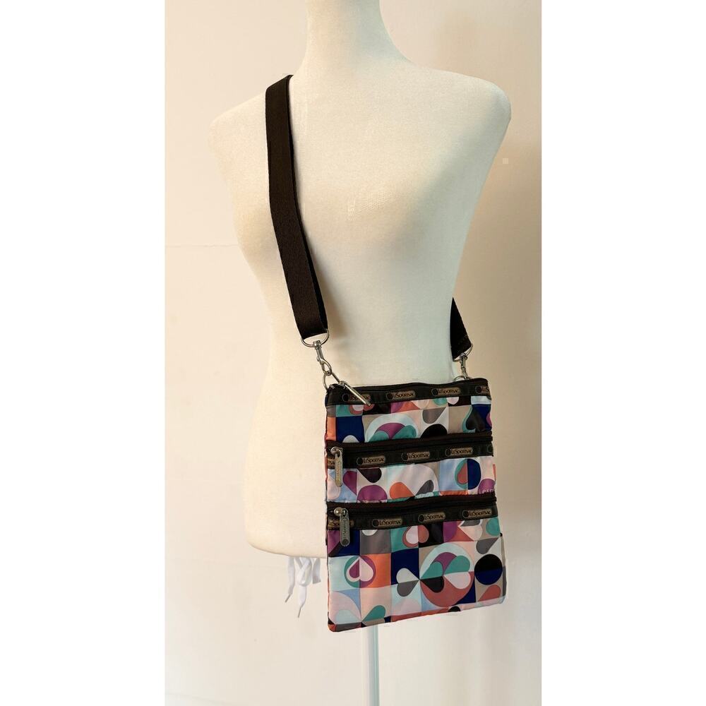 LeSportSac 3-Zip Crossbody Heart Pattern Nylon Bag (sporty 90s y2k) - Picture 2 of 4